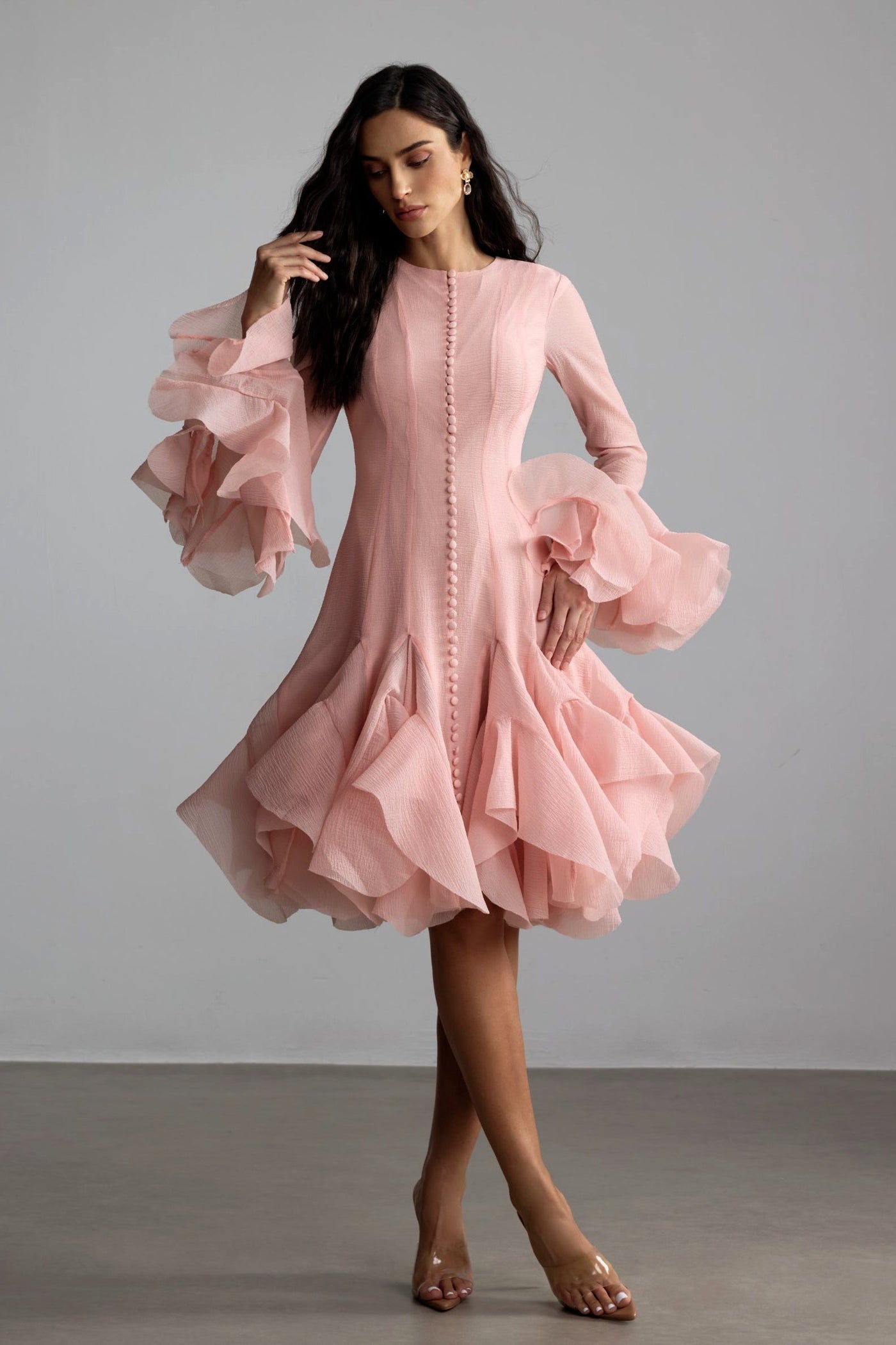 Gloria – Vestido midi acampanado de manga larga.
