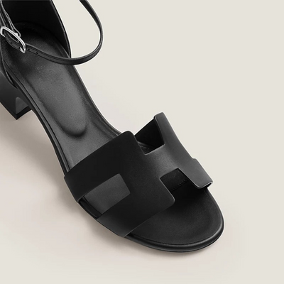 CHLOÉ | ELEGANTNÉ SANDÁLE