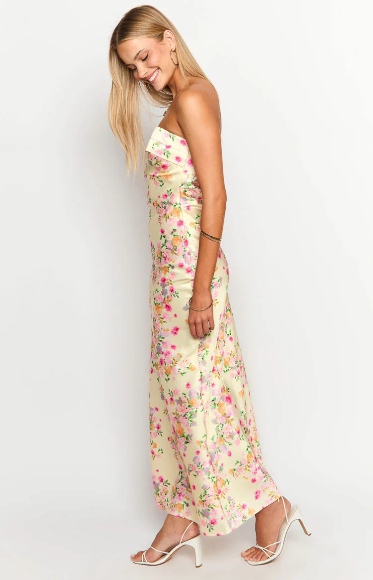 Emilia Vestido de Flores Amarillo.