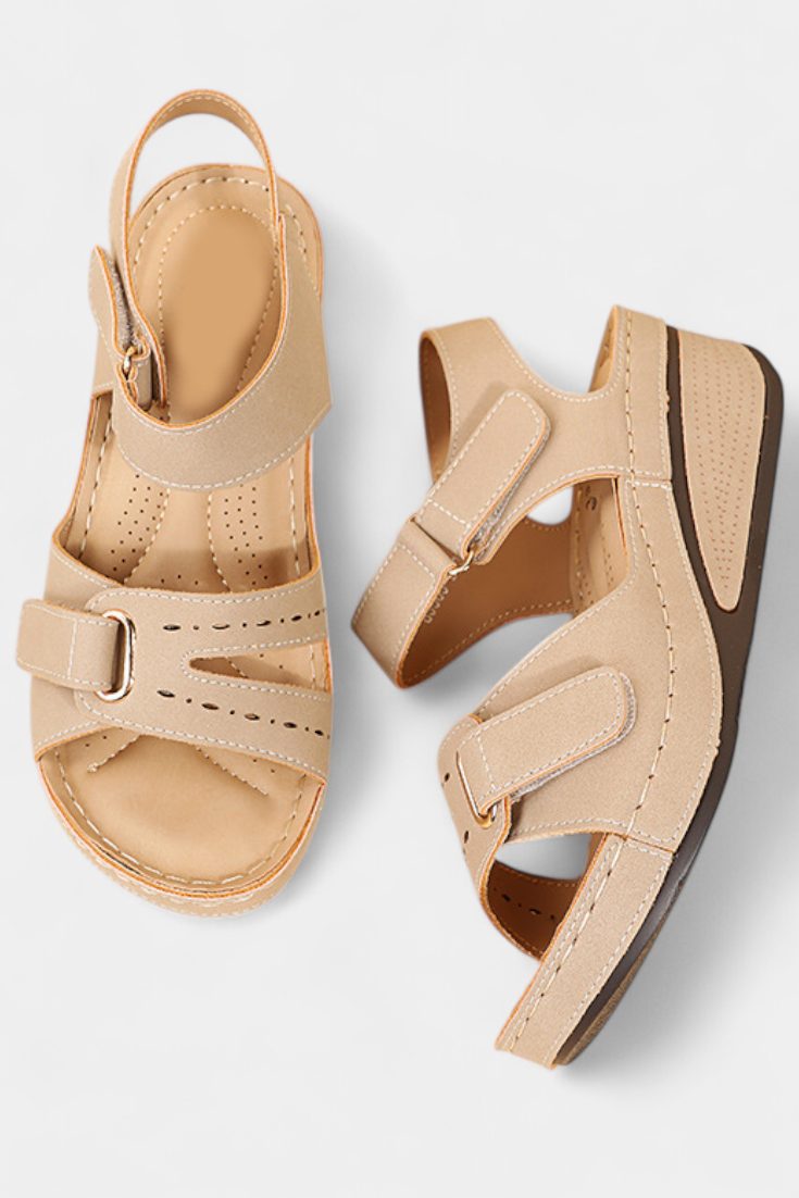 Jenna Sandalias Elegantes con Tiras y Hebilla Ajustable.