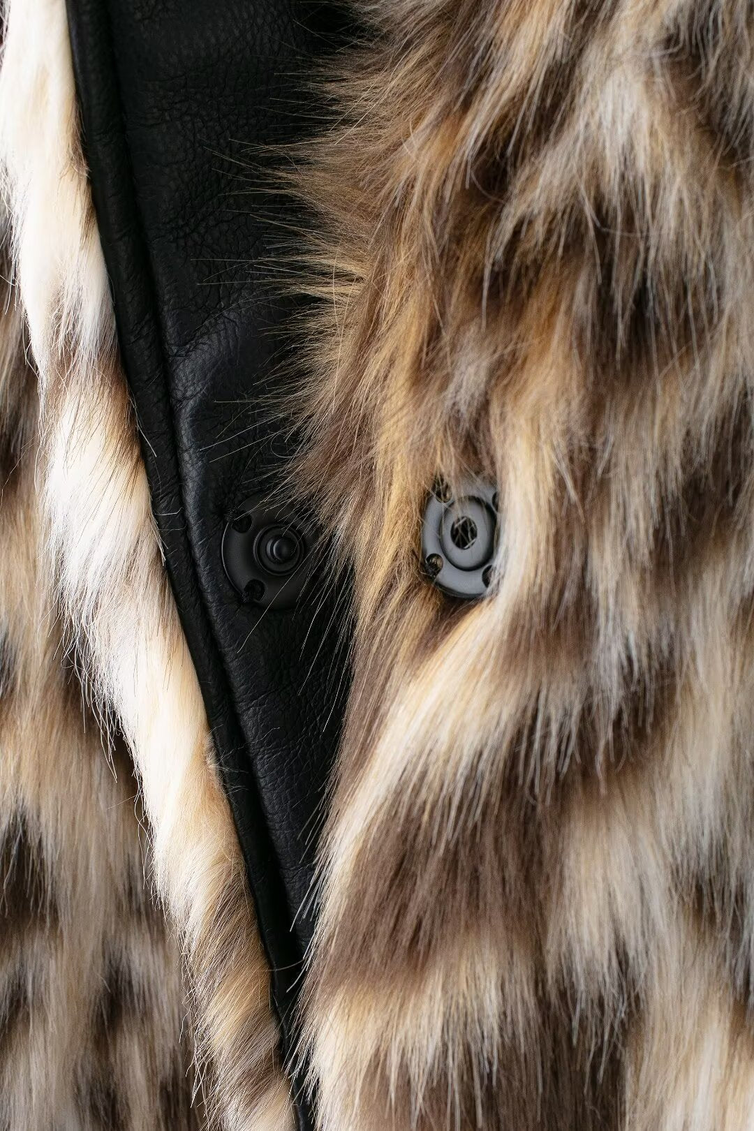 ELVORU - Leopard Classic Coat.