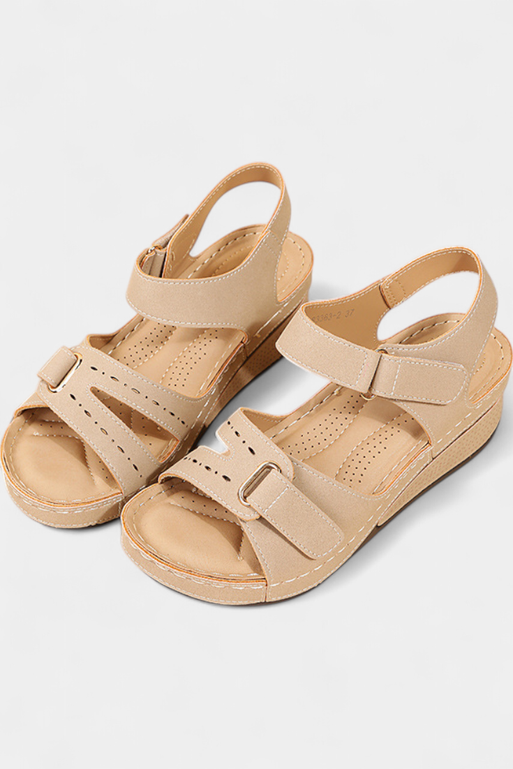 Jenna Sandalias Elegantes con Tiras y Hebilla Ajustable.