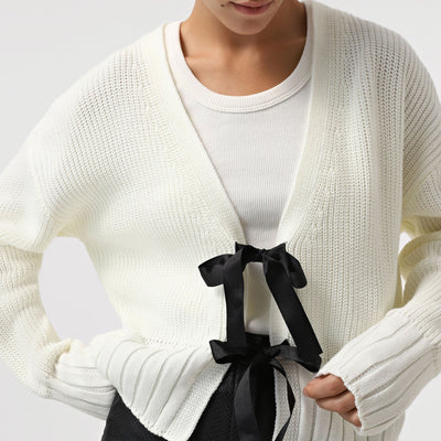 Maglione con cravatta di Elena-Mia.