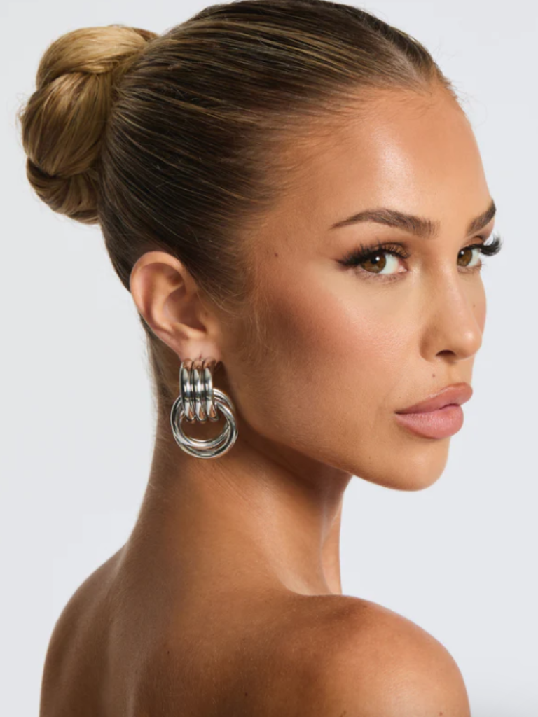 LOLA HOOPS.