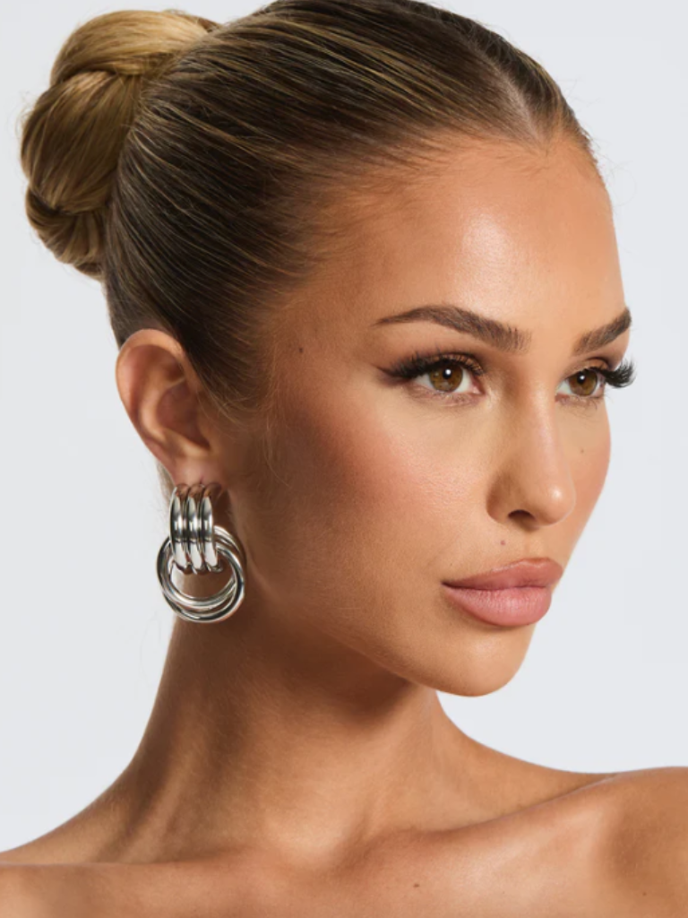 LOLA HOOPS.
