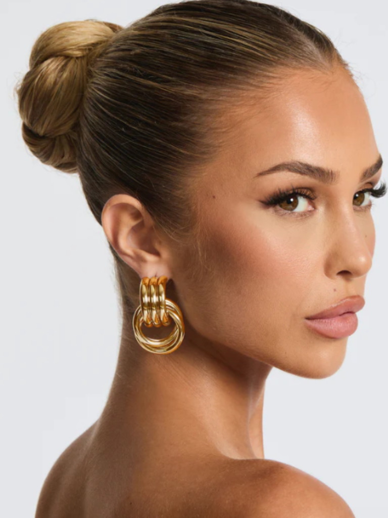 LOLA HOOPS.