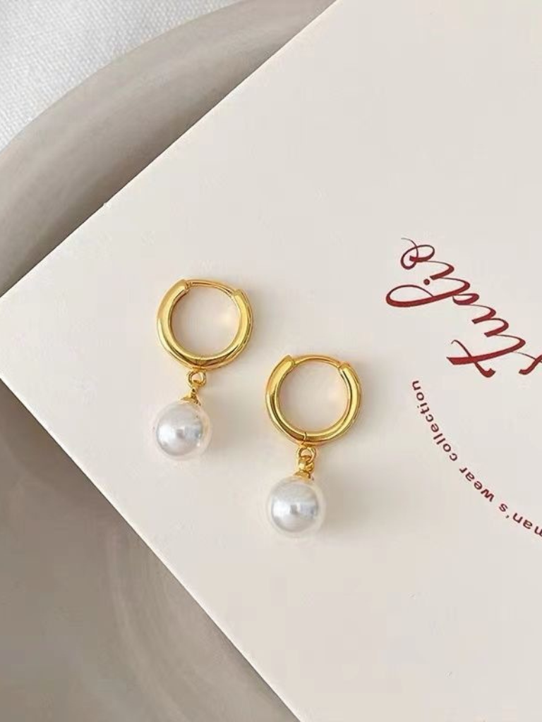 AURORA PEARL OHRSTECKER.