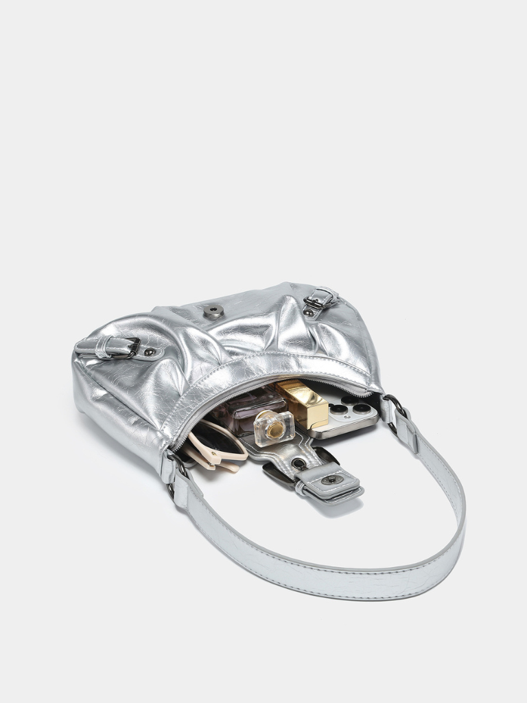 LUNA BUCKLE SHOULDER BAG.