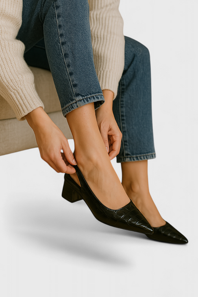 Ava Slingback de Tacón Elegante con Punta Fina.