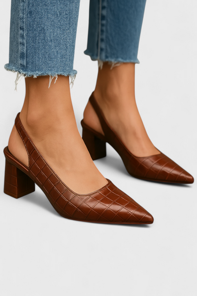 Ava Slingback de Tacón Elegante con Punta Fina.