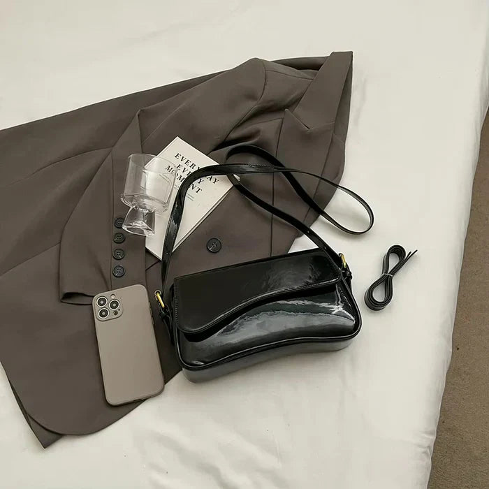 Saddie™ LEATHER BAG.