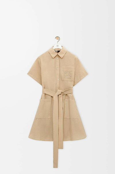 Lúcia Carmen Loew® - Vestido Curto Camisero de viscosa y lino Beige.