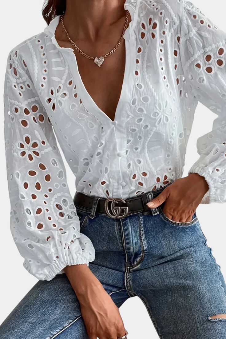 Blusa Alba con Ojal.