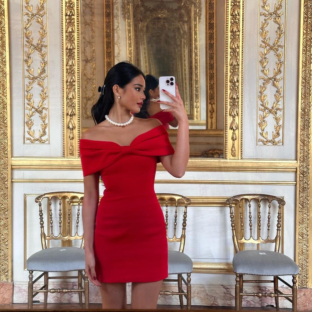 Vestido Amore Bow: Elegancia con hombros descubiertos.