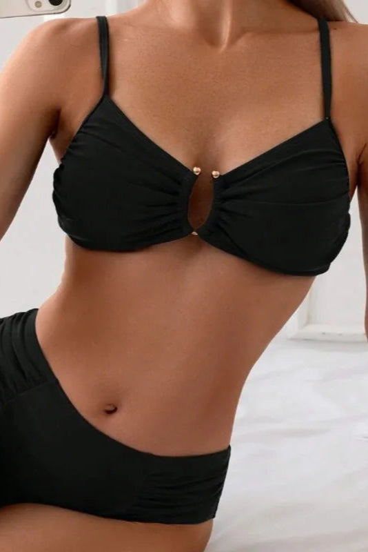 Olga | Bikini con detalles recortados y trabillas.