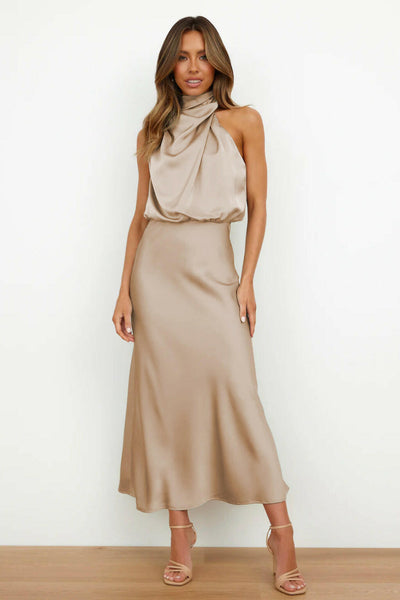 Valeria™ | Vestido Largo de Satén con Cuello Halter.