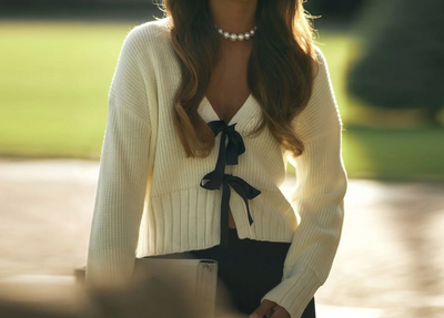 Maglione con cravatta di Elena-Mia.
