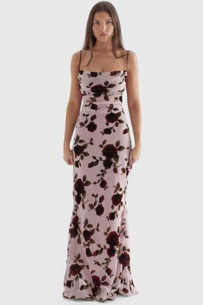 Irina Vestido Deslizante de Satén con Estampado Floral y Espalda Descubierta.