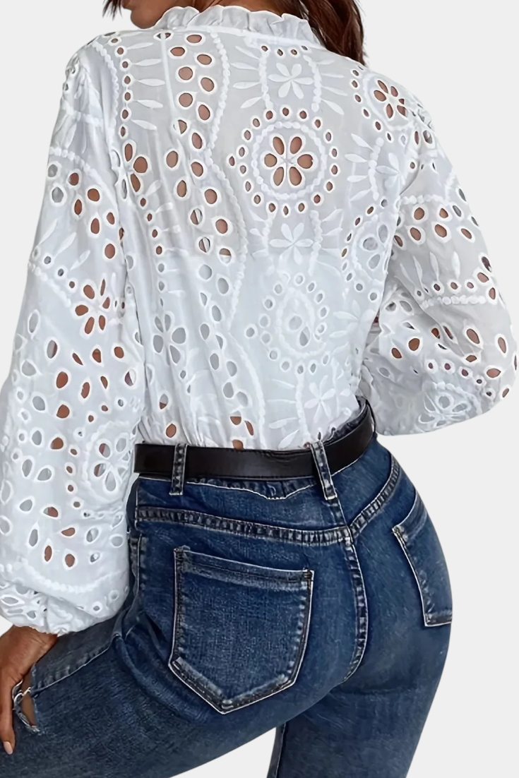 Blusa Alba con Ojal.