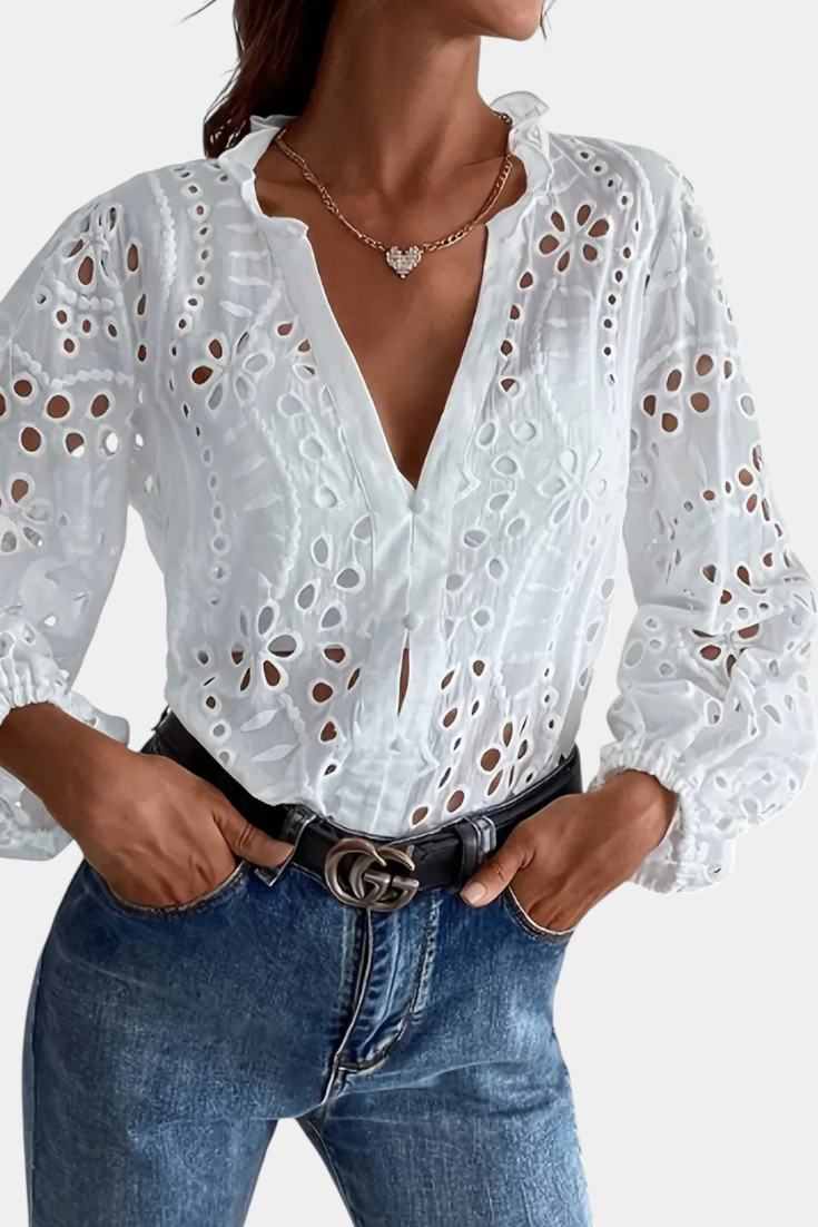 Blusa Alba con Ojal.