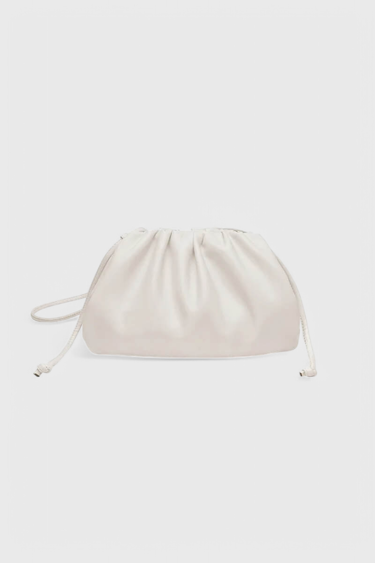 Dalila Bolso Cruzado.