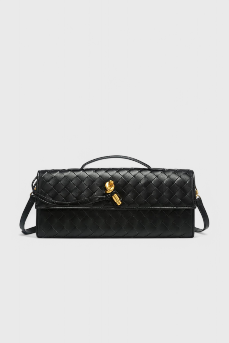 Melanie Clutch con Detalle de Nudo Dorado.