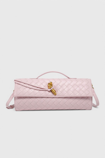 Melanie Clutch con Detalle de Nudo Dorado.