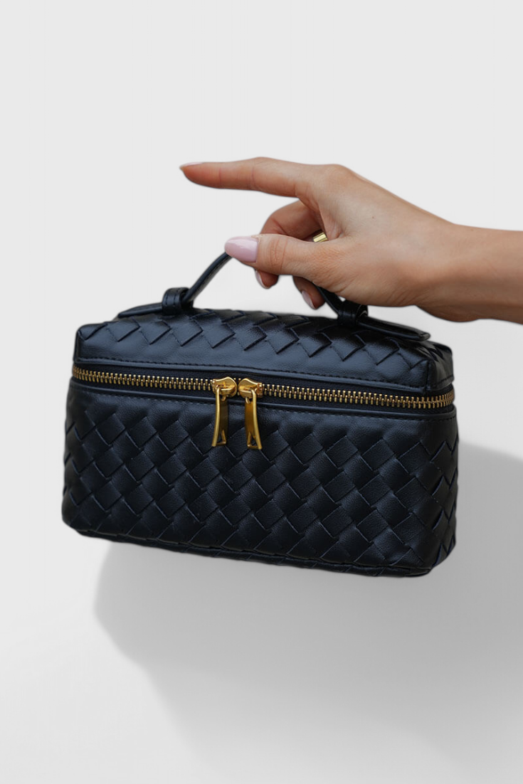 Milla Bolso Mini Woven con Accesorios Dorados.