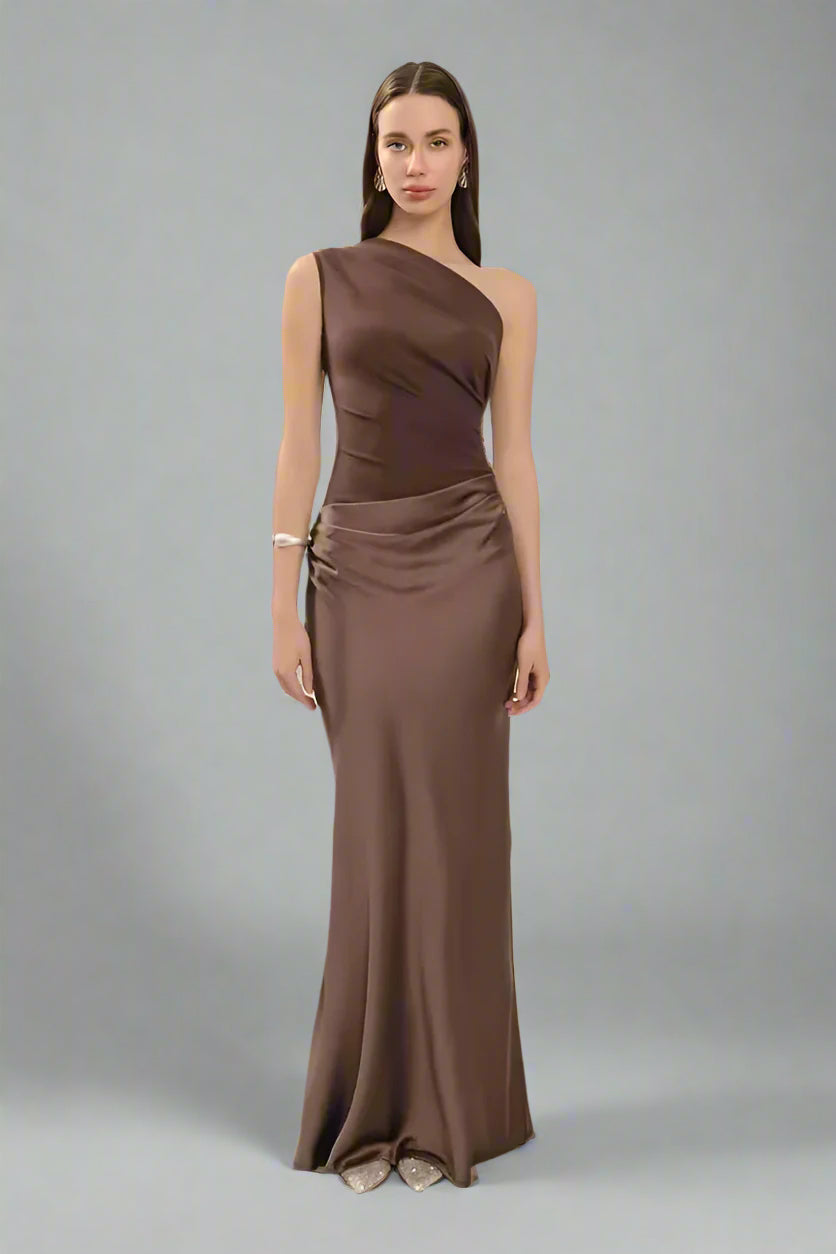 Ella - Elegante vestido largo plisado de un solo hombro.