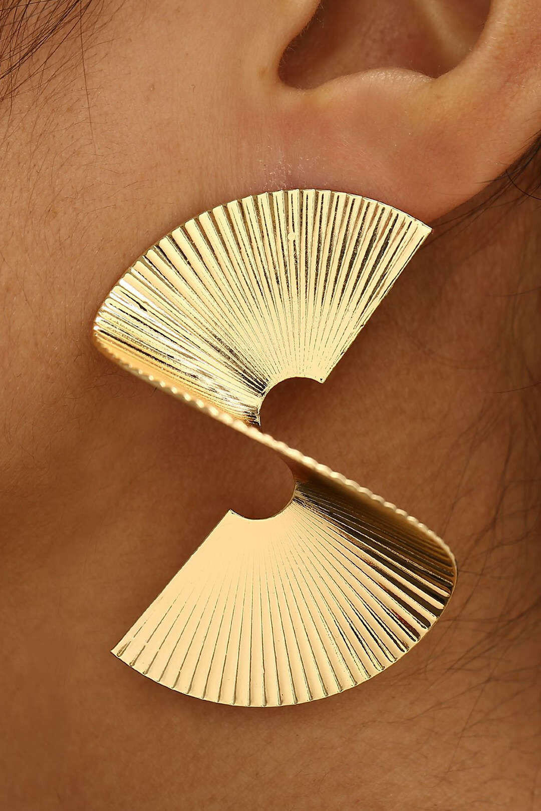 Pendientes de Metal Plisado.