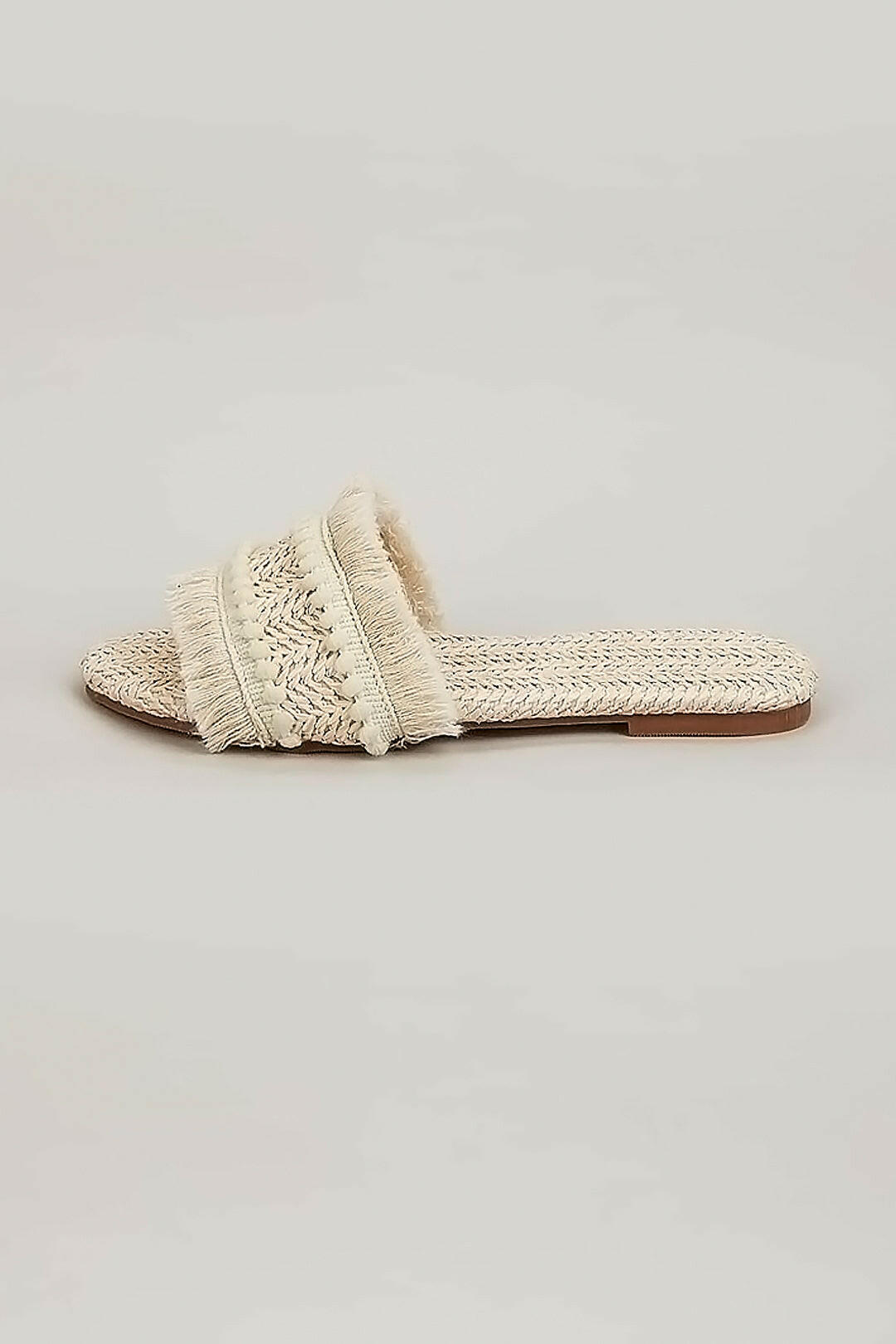 Zapatillas con Flecos.