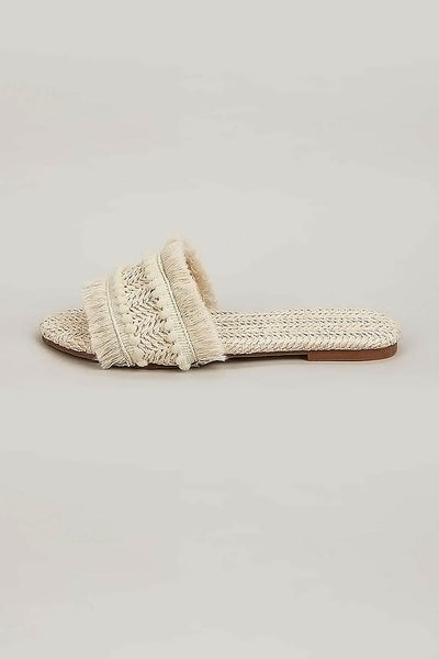 Zapatillas con Flecos.
