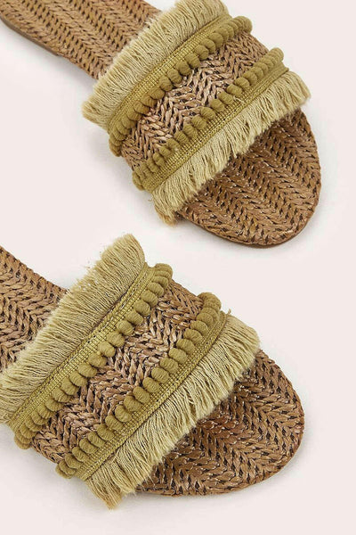 Zapatillas con Flecos.