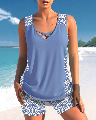 Tankinis con cuello en V y estampado geométrico.
