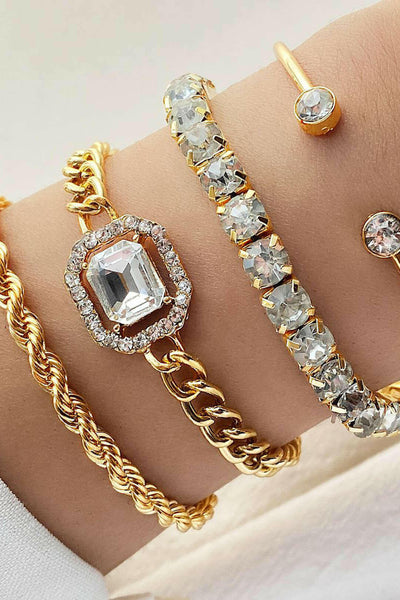 Conjunto de Pulseras con Tachuelas.