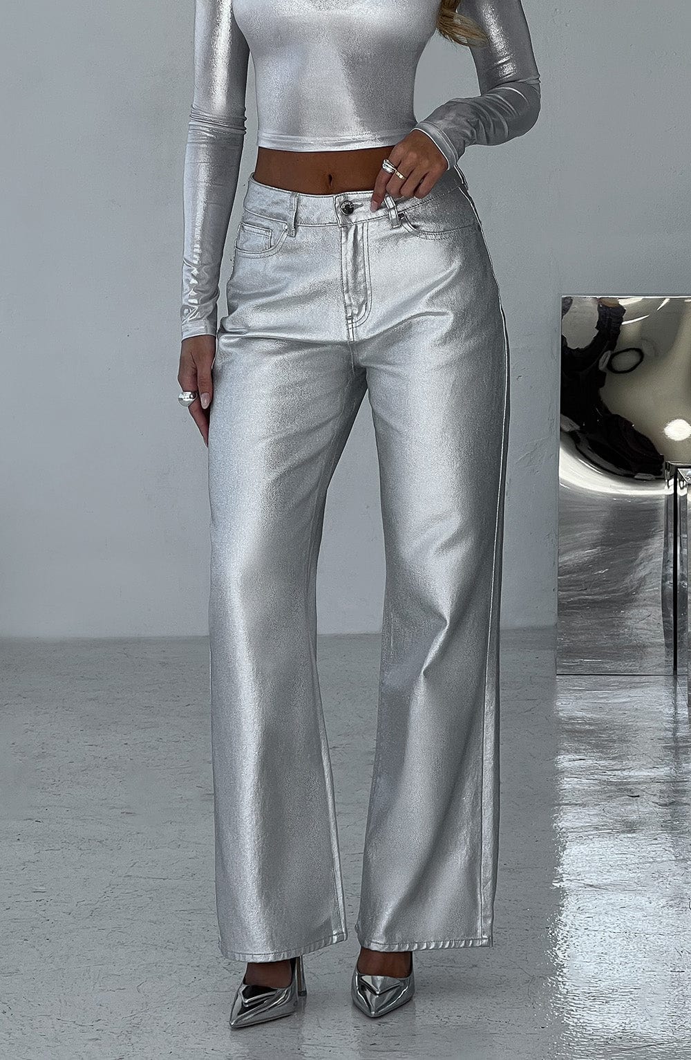 Pantalón plateado ALYRA.