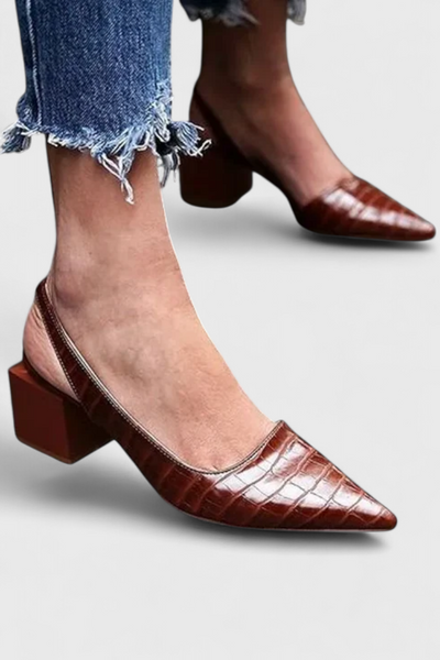 Ava Slingback de Tacón Elegante con Punta Fina.