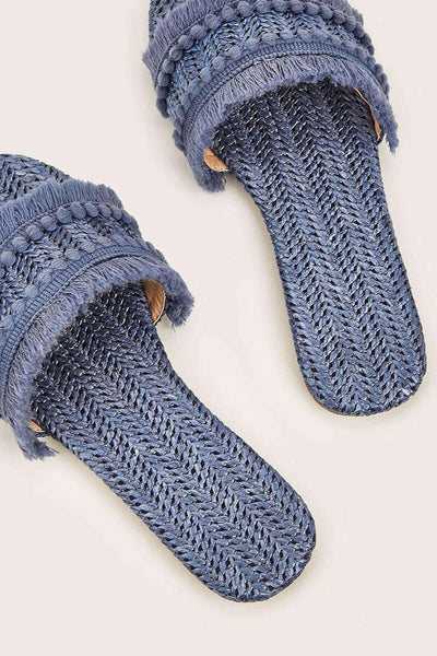 Zapatillas con Flecos.