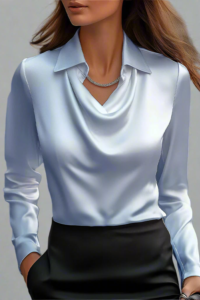 CARMINA | ELEGANTE BLUSA DE SATÉN CON ESCOTE DRAPEADO.