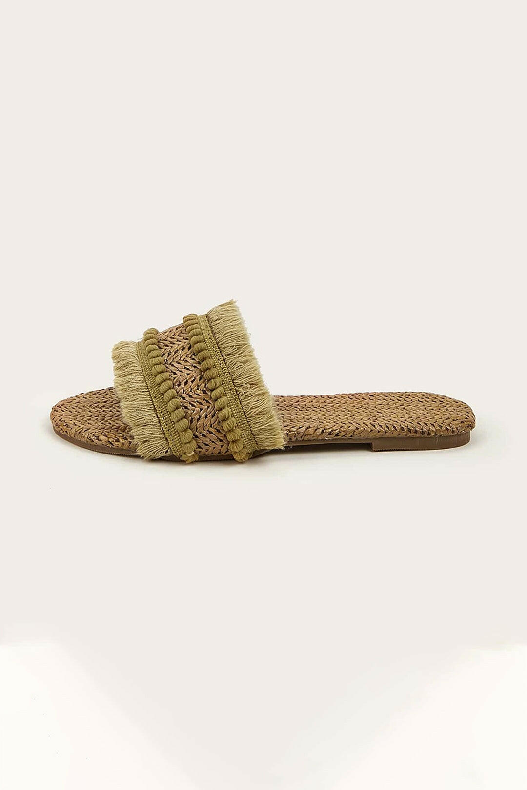 Zapatillas con Flecos.