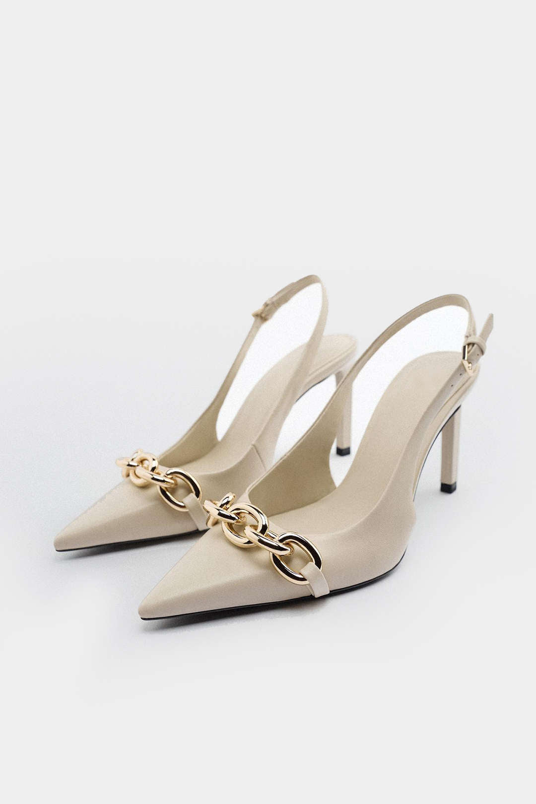 Tacones Metálicos con Cadena.