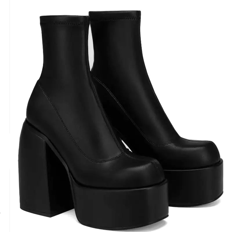 NELA Tacones de aguja.