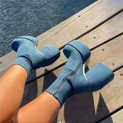 NELA Tacones de aguja.