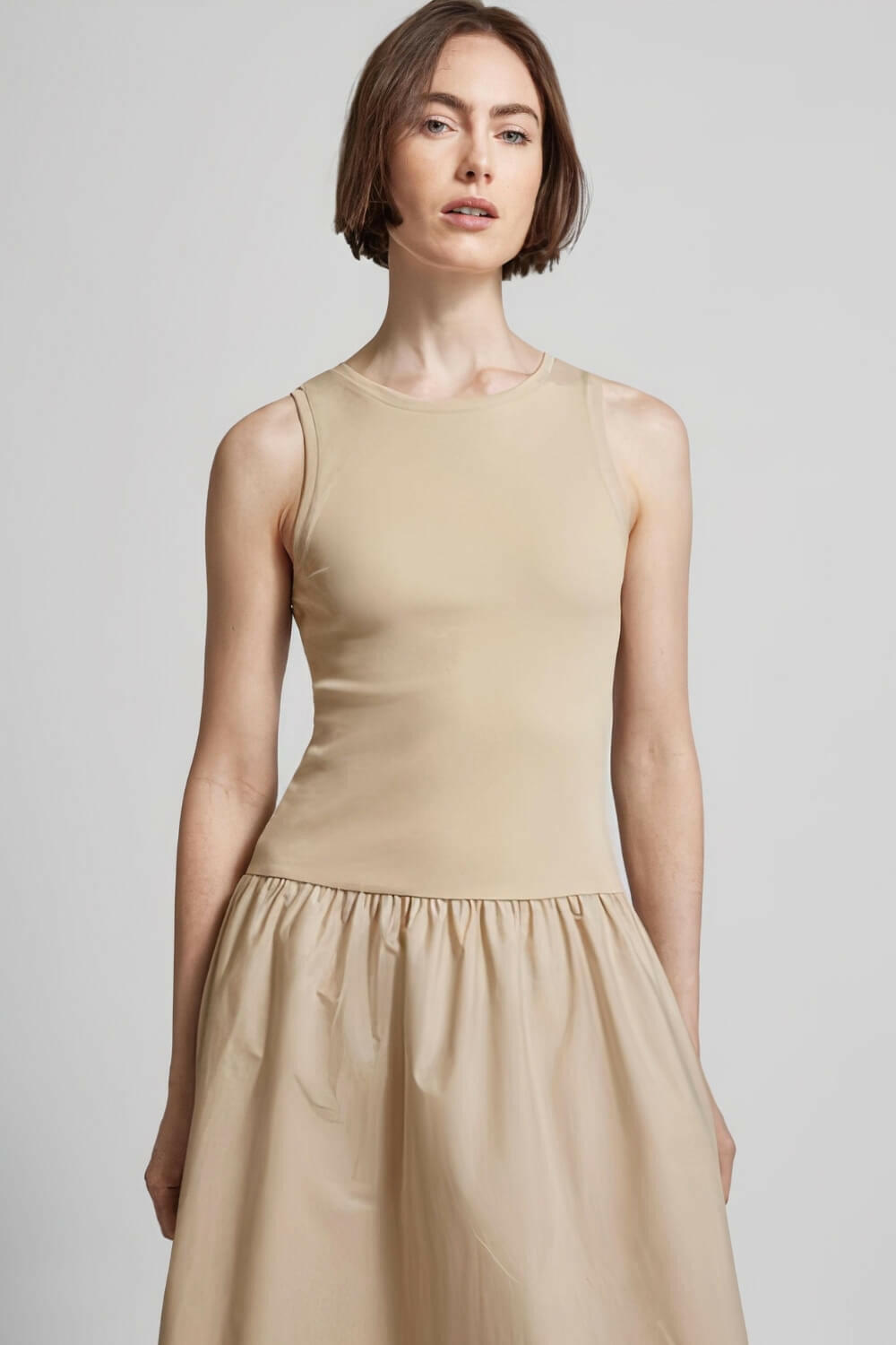 Vestido Midi Georgina Nude.